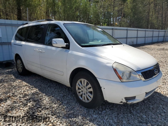 2011 Kia Sedona LX with VIN KNDMG4C78B6366382, listed as a Copart auction lot 55612085 with 385,336 mi miles and Clean Title. Bid and sale history available at carsss.com. Image 4.