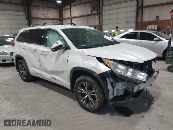 2018 Toyota Highlander LE z VIN 5TDZZRFH5JS250363, wystawiony jako IAAI lot #42049313 z przebiegiem 97 243 mil mil oraz . Historia ofert i sprzedaży dostępna na DreamBid. Obrazek 1.