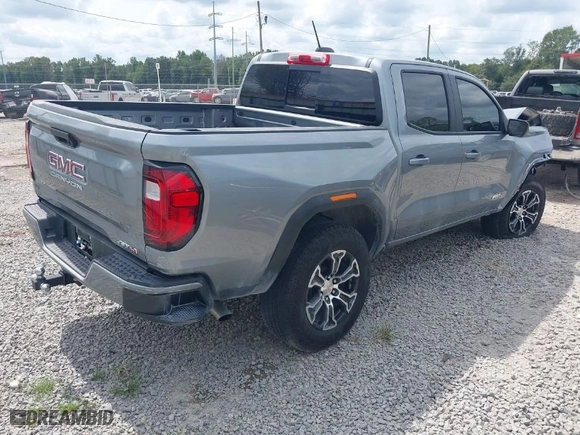 2024 GMC Canyon 4WD AT4 with VIN 1GTP6DEK7R1131805, listed as a IAAI auction lot 40424519 with 15,960 mi miles. Bid and sale history available at carsss.com. Image 4.