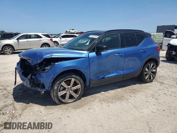 2021 Volvo XC40 z VIN YV4ED3UR2M2558167, wystawiony jako Copart lot #55854265 z przebiegiem 39 601 mil mil oraz Czysty tytuł • Clean title. Historia ofert i sprzedaży dostępna na DreamBid. Obrazek 1.