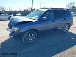2006 Toyota Highlander with VIN JTEGP21A460126024, listed as a IAAI auction lot 41804162 with 172,119 mi miles. Bid and sale history available at carsss.com. Image 2.