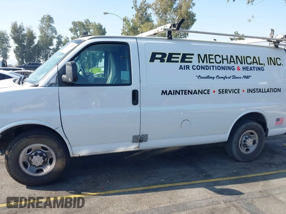 2018 Chevrolet Express Cargo with VIN 1GCWGAFP3J1343798, listed as a IAAI auction lot 40219592 with 121,288 mi miles and . Bid and sale history available at DreamBid. Image 15.