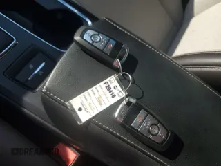 2020 Ford Fusion SE z VIN 3FA6P0HD6LR189762, wystawiony jako IAAI lot #42780149 z przebiegiem 51 099 mil mil oraz . Historia ofert i sprzedaży dostępna na DreamBid. Obrazek 11.