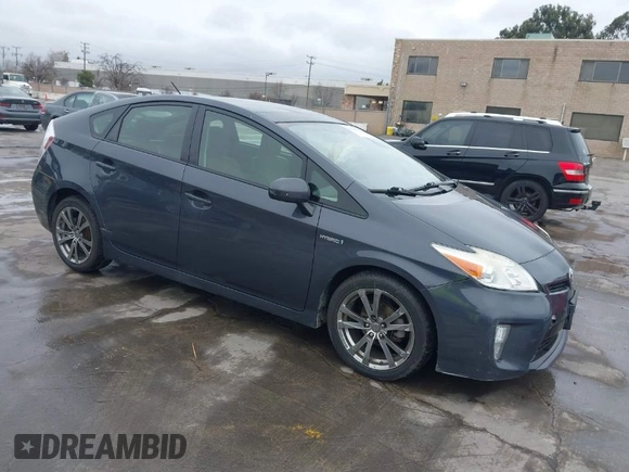 2014 Toyota Prius Four with VIN JTDKN3DUXE1776341, listed as a IAAI auction lot 41740542 with 199,746 mi miles. Bid and sale history available at carsss.com. Image 1.