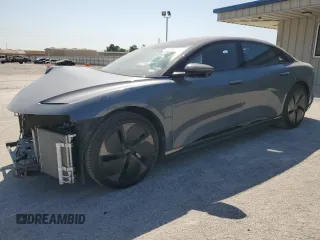 2024 Lucid Air Touring z VIN 50EA1TEA0RA002936, wystawiony jako Copart lot #50941055 z przebiegiem 8934 mil mil oraz Szkody całkowita. Historia ofert i sprzedaży dostępna na DreamBid. Obrazek 1.