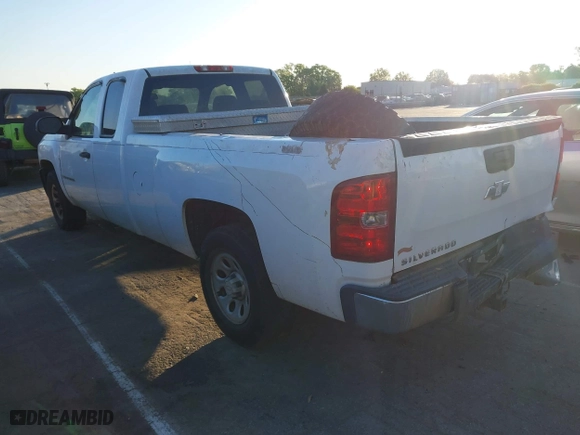 2007 Chevrolet Silverado 1500 LT w/1LT with VIN 1GCEC19J07E552769, listed as a IAAI auction lot 41997956 with 1 mi miles. Bid and sale history available at carsss.com. Image 3.