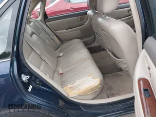 2004 Toyota Avalon XL with VIN 4T1BF28B04U352885, listed as a IAAI auction lot 42185821 with 282,186 mi miles and . Bid and sale history available at carsss.com. Image 8.