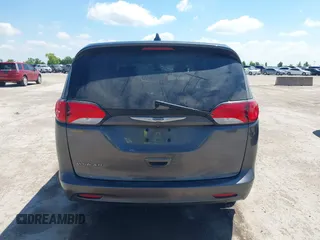 2020 Chrysler Voyager LX z VIN 2C4RC1CG2LR131258, wystawiony jako IAAI lot #42237185 z przebiegiem 138 945 mil mil oraz . Historia ofert i sprzedaży dostępna na DreamBid. Obrazek 17.