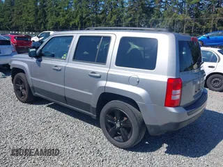 2016 Jeep Patriot Latitude with VIN 1C4NJPFA2GD633341, listed as a IAAI auction lot 42403814 with 98,768 mi miles and . Bid and sale history available at DreamBid. Image 3.