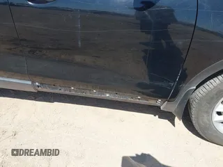 2019 Kia Sorento LX z VIN 5XYPG4A30KG510386, wystawiony jako IAAI lot #42425902 z przebiegiem 78 192 mil mil oraz . Historia ofert i sprzedaży dostępna na DreamBid. Obrazek 16.