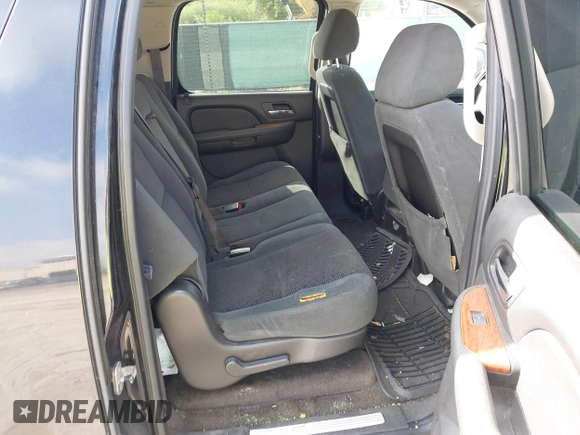 2008 GMC Yukon XL SLT 4SB with VIN 1GKFC16J68R273656, listed as a IAAI auction lot 42388264 with 231,044 mi miles and . Bid and sale history available at DreamBid. Image 8.