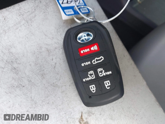 2021 Toyota Sienna XLE with VIN 5TDYRKEC7MS017968, listed as a IAAI auction lot 42145440 with 85,989 mi miles and . Bid and sale history available at DreamBid. Image 11.