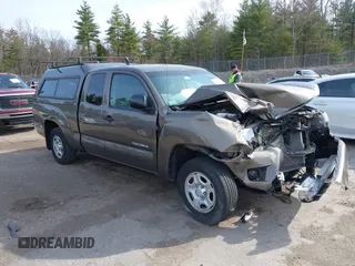 2014 Toyota Tacoma z VIN 5TFTX4CN3EX045892, wystawiony jako IAAI lot #42042571 z przebiegiem 70 445 mil mil oraz . Historia ofert i sprzedaży dostępna na DreamBid. Obrazek 1.