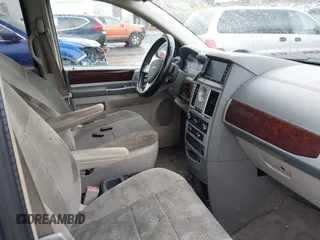 2010 Chrysler Town & Country Touring with VIN 2A4RR5D18AR151604, listed as a IAAI auction lot 42208309 with 207,886 mi miles and . Bid and sale history available at DreamBid. Image 5.