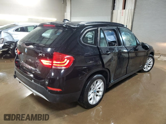 2015 BMW X1 xDrive28i z VIN WBAVL1C51FVY28965, wystawiony jako Copart lot #50895115 z przebiegiem 53 133 mil mil oraz Szkoda całkowita • Salvage title. Historia ofert i sprzedaży dostępna na DreamBid. Obrazek 3.