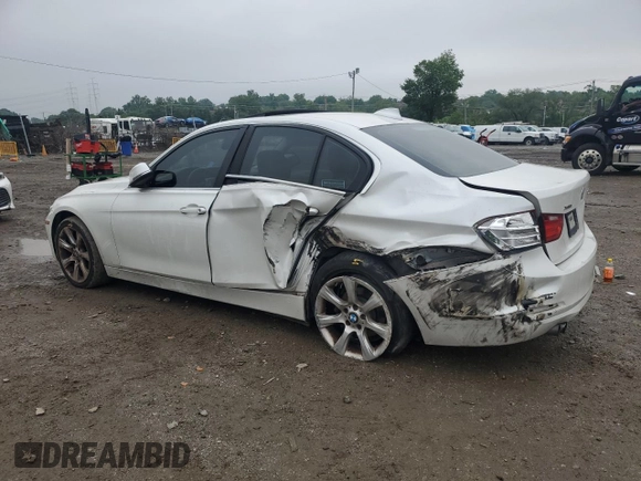 2015 BMW 3 Series 328i xDrive с VIN WBA3B5G57FNS14661, выставлен на аукционе Copart как лот 61301435 с пробегом 94 905 миль миль и Списание • Salvage title. История ставок и продаж доступна на DreamBid. Изображение 2.