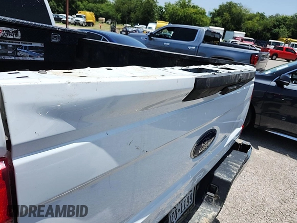 2017 Ford F-250 XL z VIN 1FT7W2A61HEE31327, wystawiony jako IAAI lot #42844723 z przebiegiem 233 412 mil mil oraz . Historia ofert i sprzedaży dostępna na DreamBid. Obrazek 13.