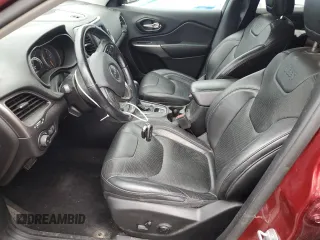 2020 Jeep Cherokee Altitude z VIN 1C4PJMLX9LD636716, wystawiony jako Copart lot #55208185 z przebiegiem 38 903 mil mil oraz Szkoda całkowita • Salvage title. Historia ofert i sprzedaży dostępna na DreamBid. Obrazek 7.