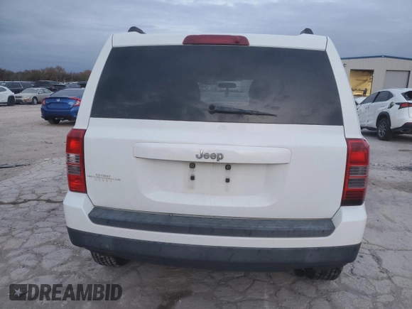 2011 Jeep Patriot Latitude with VIN 1J4NT1GA4BD285292, listed as a Copart auction lot 82780664 with 149,152 mi miles and Clean Title. Bid and sale history available at DreamBid. Image 6.