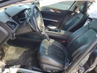 2013 Lincoln MKZ Hybrid z VIN 3LN6L2LU5DR826579, wystawiony jako Copart lot #57689545 z przebiegiem 202 811 mil mil oraz Nie do naprawy • Non repairable. Historia ofert i sprzedaży dostępna na DreamBid. Obrazek 7.