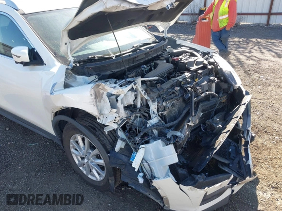 2017 Nissan Rogue SV with VIN KNMAT2MV7HP580637, listed as a IAAI auction lot 42040075 with 47,514 mi miles. Bid and sale history available at carsss.com. Image 6.