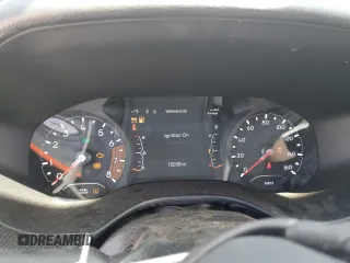 2024 Jeep Compass Latitude z VIN 3C4NJDBN9RT588189, wystawiony jako Copart lot #50189415 z przebiegiem 15 039 mil mil oraz Szkoda całkowita • Salvage title. Historia ofert i sprzedaży dostępna na DreamBid. Obrazek 9.