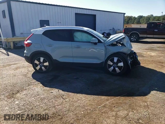 2019 Volvo XC40 Momentum z VIN YV4162XZ0K2004248, wystawiony jako Copart lot #67980802 z przebiegiem 69 296 mil mil oraz . Historia ofert i sprzedaży dostępna na DreamBid. Obrazek 12.