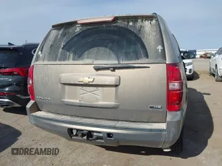 2007 Chevrolet Tahoe LTZ z VIN 1GNFC130X7R241919, wystawiony jako IAAI lot #41270202 z przebiegiem Nie podano mil oraz . Historia ofert i sprzedaży dostępna na DreamBid. Obrazek 16.