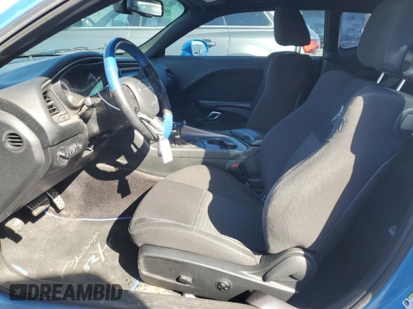 2019 Dodge Challenger R/T Scat Pack Widebody z VIN 2C3CDZFJ8KH521928, wystawiony jako Copart lot #44774595 z przebiegiem 61 755 mil mil oraz Szkoda całkowita • Salvage title. Historia ofert i sprzedaży dostępna na DreamBid. Obrazek 7.
