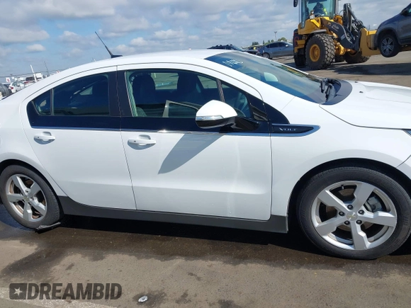 2013 Chevrolet Volt with VIN 1G1RA6E48DU146799, listed as a IAAI auction lot 42137122 with 121,649 mi miles and . Bid and sale history available at carsss.com. Image 13.
