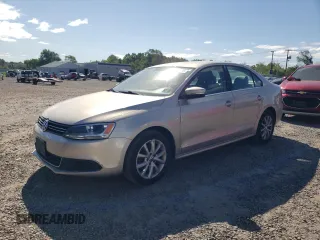 2013 Volkswagen Jetta SE with VIN 3VWDP7AJ5DM223180, listed as a Copart auction lot 57287005 with 95,529 mi miles and Salvage title. Bid and sale history available at DreamBid. Image 1.