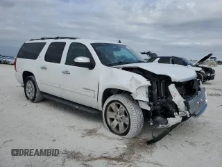 2014 GMC Yukon XL SLT with VIN 1GKS1KE04ER164286, listed as a Copart auction lot 88356835 with 126,415 mi miles and Salvage Title. Bid and sale history available at carsss.com. Image 4.