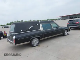 1989 Cadillac Brougham z VIN 1G6DW51Y6KR730868, wystawiony jako IAAI lot #42315431 z przebiegiem 90 027 mil mil oraz . Historia ofert i sprzedaży dostępna na DreamBid. Obrazek 4.
