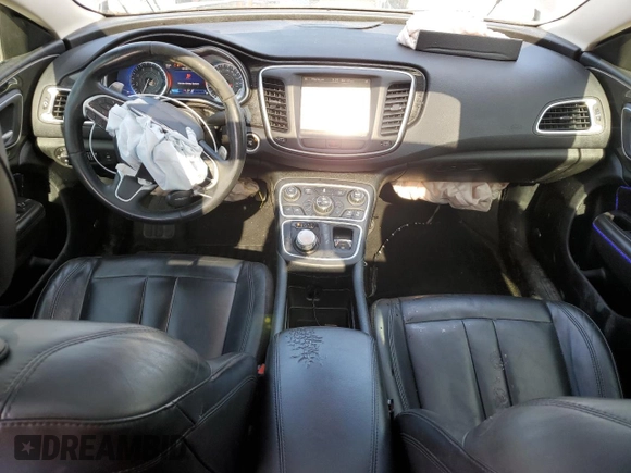2015 Chrysler 200 C z VIN 1C3CCCEG7FN557063, wystawiony jako Copart lot #50278025 z przebiegiem 146 749 mil mil oraz Szkody całkowita. Historia ofert i sprzedaży dostępna na DreamBid. Obrazek 8.