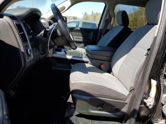 2021 Ram 1500 Tradesman z VIN 3C6RR7KT4MG693581, wystawiony jako Copart lot #53489595 z przebiegiem 96 693 mil mil oraz Szkoda całkowita • Salvage title. Historia ofert i sprzedaży dostępna na DreamBid. Obrazek 7.