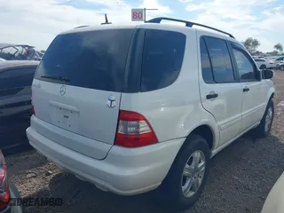 2004 Mercedes-Benz M-Class 3.5L with VIN 4JGAB57E04A502211, listed as a IAAI auction lot 39441932 with 1 mi miles. Bid and sale history available at carsss.com. Image 4.