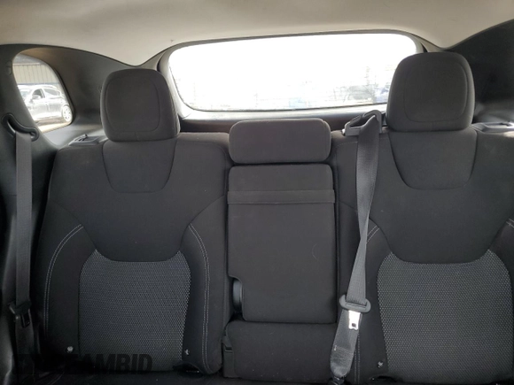 2019 Jeep Cherokee Latitude z VIN 1C4PJLCBXKD204746, wystawiony jako Copart lot #50268185 z przebiegiem 90 796 mil mil oraz Szkoda całkowita • Salvage title. Historia ofert i sprzedaży dostępna na DreamBid. Obrazek 10.