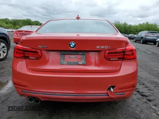 2017 BMW 3 Series 330i xDrive z VIN WBA8D9C53HK894205, wystawiony jako Copart lot #58385675 z przebiegiem 99 420 mil mil oraz Szkoda całkowita • Salvage title. Historia ofert i sprzedaży dostępna na DreamBid. Obrazek 6.