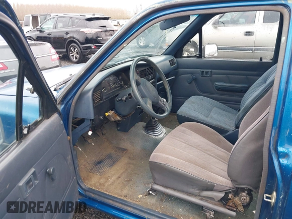 1994 Toyota Pickup z VIN 4TARN93P7RZ250278, wystawiony jako IAAI lot #41487303 z przebiegiem 119 875 mil mil oraz . Historia ofert i sprzedaży dostępna na DreamBid. Obrazek 5.