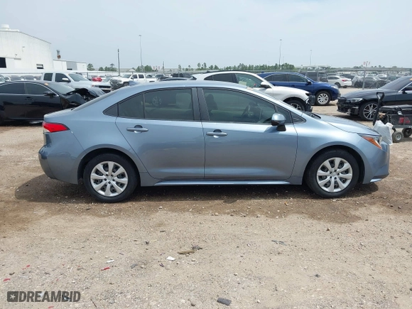 2020 Toyota Corolla LE with VIN JTDEPRAE9LJ115291, listed as a IAAI auction lot 41891753 with 38,665 mi miles. Bid and sale history available at carsss.com. Image 13.