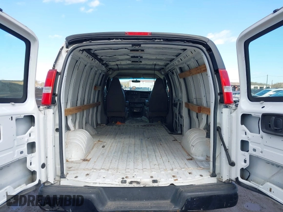 2016 Chevrolet Express Cargo Van with VIN 1GCWGBFF6G1154276, listed as a IAAI auction lot 41523966 with 70,558 mi miles. Bid and sale history available at carsss.com. Image 17.