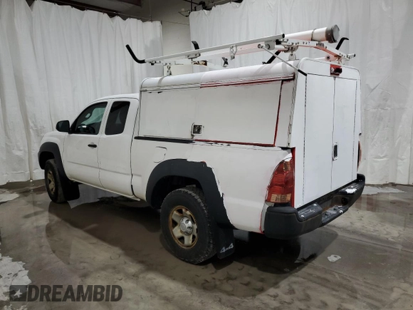 2015 Toyota Tacoma z VIN 5TFUX4ENXFX034293, wystawiony jako Copart lot #59129425 z przebiegiem 200 417 mil mil oraz Czysty tytuł • Clean title. Historia ofert i sprzedaży dostępna na DreamBid. Obrazek 2.