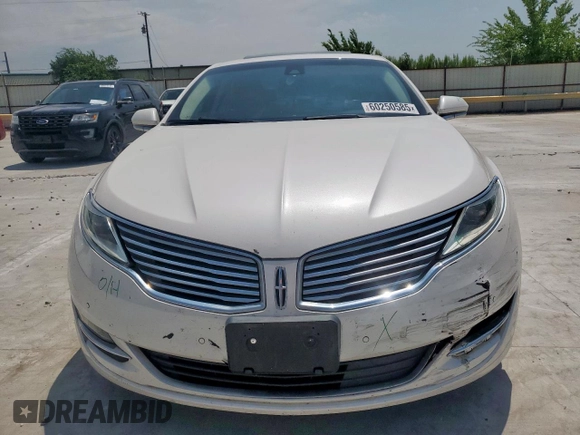 2016 Lincoln MKZ with VIN 3LN6L2GK3GR600599, listed as a Copart auction lot 60250585 with 90,192 mi miles and Salvage title. Bid and sale history available at DreamBid. Image 5.