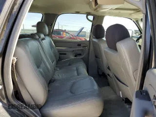 2004 Chevrolet Tahoe LS with VIN 1GNEC13TX4R203771, listed as a Copart auction lot 51156225 with 119,332 mi miles and Salvage Title. Bid and sale history available at carsss.com. Image 12.