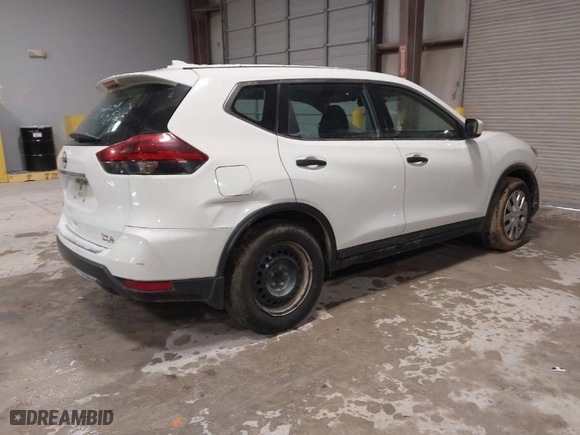 2018 Nissan Rogue SV with VIN 5N1AT2MT7JC717664, listed as a IAAI auction lot 41624800 with 217,363 mi miles. Bid and sale history available at carsss.com. Image 4.