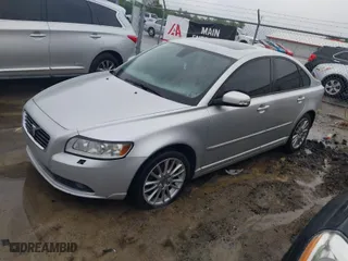 2009 Volvo S40 2.4L with VIN YV1MS382292458444, listed as a IAAI auction lot 42017377 with 152,405 mi miles. Bid and sale history available at carsss.com. Image 2.