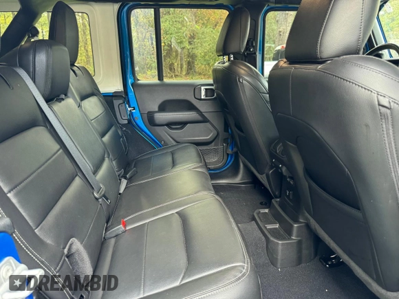 2022 Jeep Wrangler Unlimited Sahara Altitude with VIN 1C4HJXEG6NW248854, listed as a Copart auction lot 80591644 with 33,569 mi miles and Clean title. Bid and sale history available at DreamBid. Image 6.