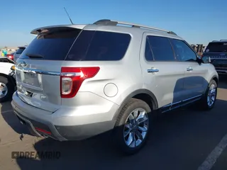 2015 Ford Explorer XLT with VIN 1FM5K7D81FGA27678, listed as a IAAI auction lot 41856729 with 170,635 mi miles and . Bid and sale history available at carsss.com. Image 4.