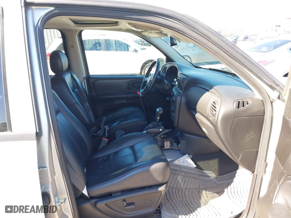 2008 Chevrolet TrailBlazer LT w/1LT with VIN 1GNDS13S982258135, listed as a IAAI auction lot 41579981 with 206,245 mi miles. Bid and sale history available at carsss.com. Image 5.