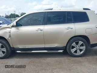2011 Toyota Highlander Limited с VIN 5TDYK3EH7BS036510, выставлен на аукционе IAAI как лот 42457710 с пробегом 150 045 миль миль и . История ставок и продаж доступна на DreamBid. Изображение 14.